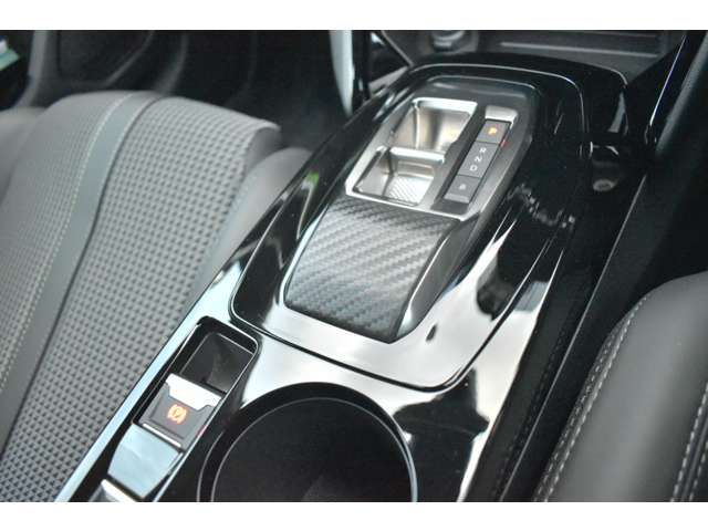 Ref No.A15958573 PEUGEOT e-208 Image#16