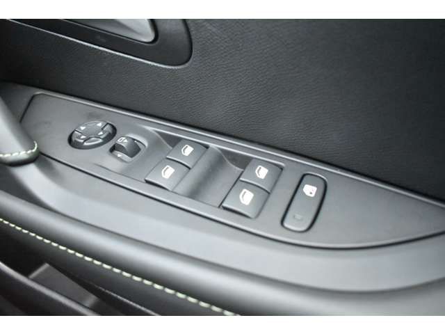 Ref No.A15958573 PEUGEOT e-208 Image#12