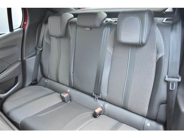 Ref No.A15958573 PEUGEOT e-208 Image#18