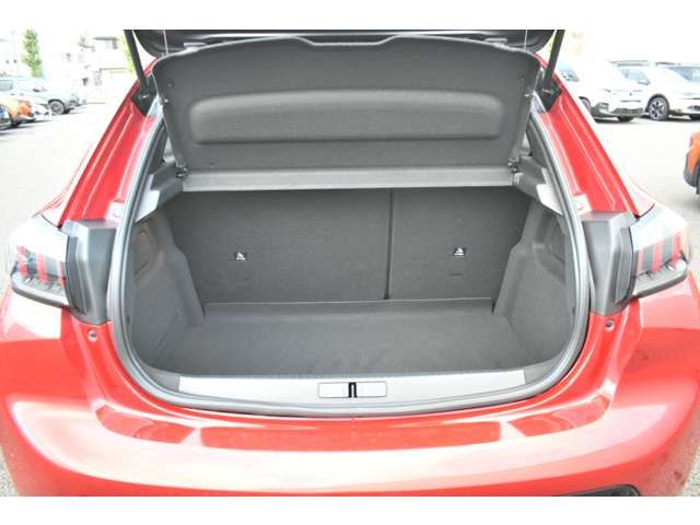 Ref No.A15958573 PEUGEOT e-208 Image#19