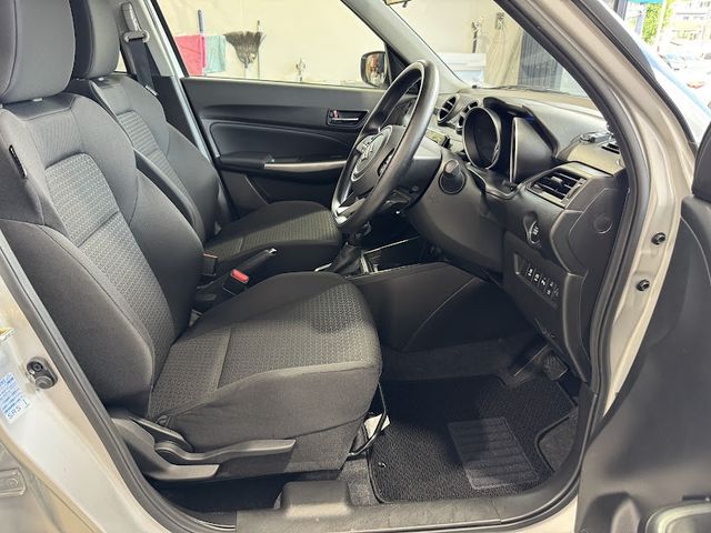 Ref No.A15981872 SUZUKI SWIFT Image#9