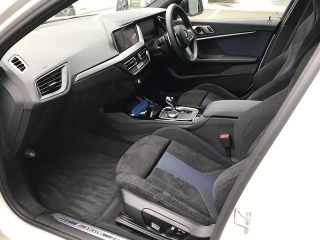 Ref No.A15987459 BMW 1 SERIES Image#12
