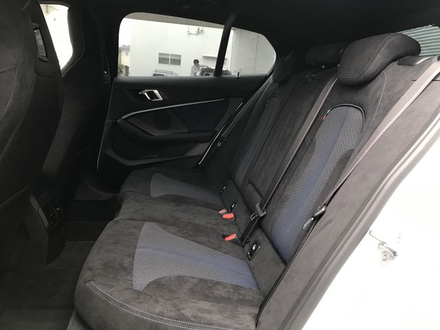 Ref No.A15987459 BMW 1 SERIES Image#16