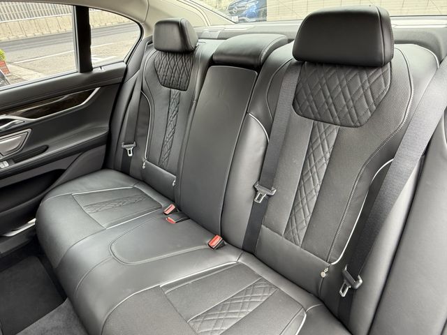 Ref No.A15988114 BMW 7 SERIES Image#13