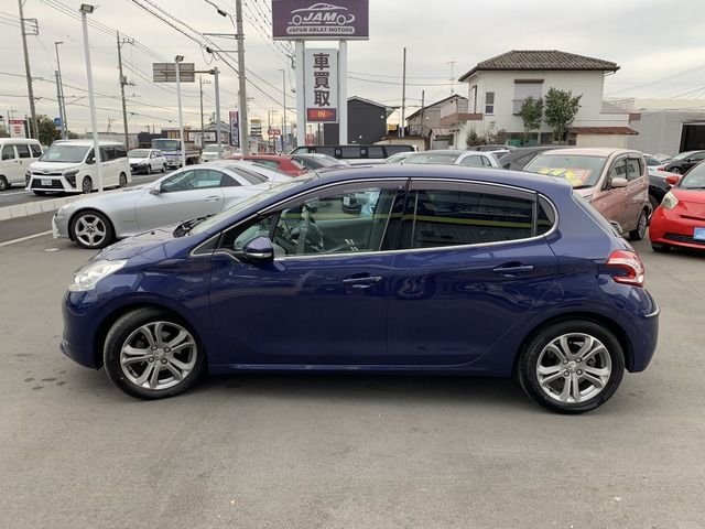 Ref No.A15988631 PEUGEOT 208 Image#7