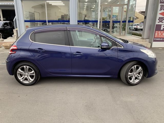 Ref No.A15988631 PEUGEOT 208 Image#11