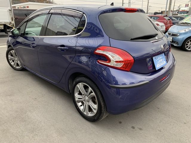Ref No.A15988631 PEUGEOT 208 Image#2