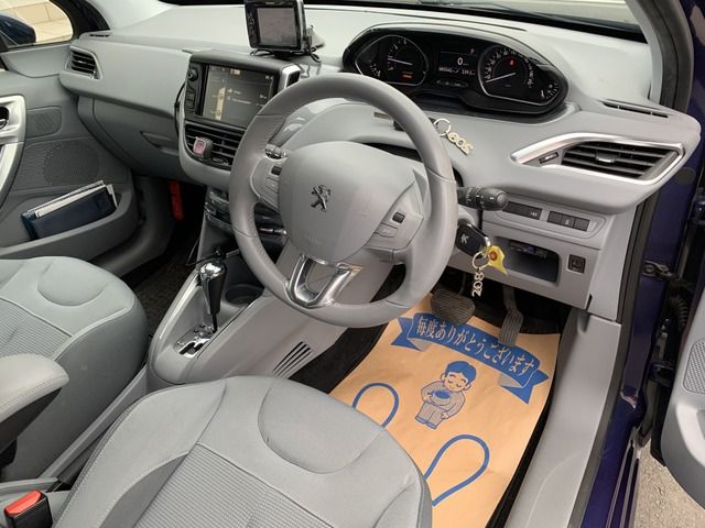 Ref No.A15988631 PEUGEOT 208 Image#12