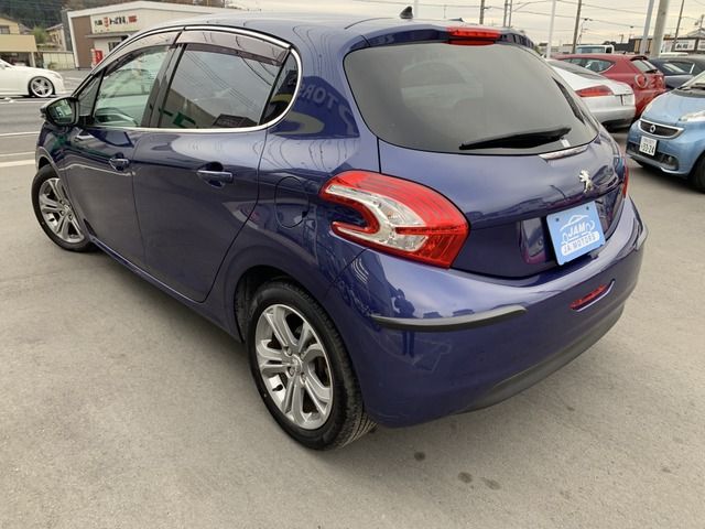 Ref No.A15988631 PEUGEOT 208 Image#8