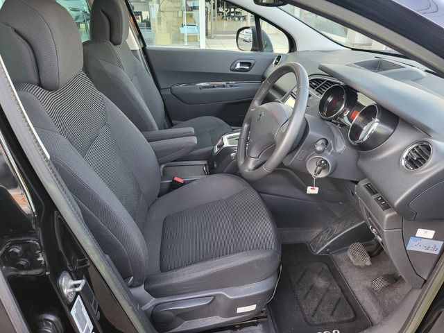 Ref No.A15988637 PEUGEOT 5008 Image#12