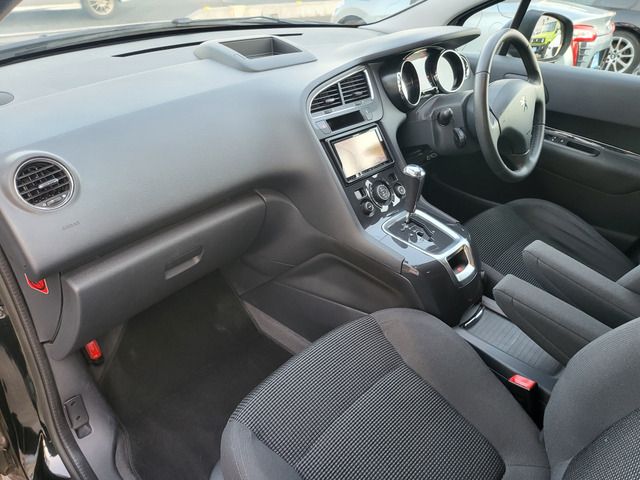 Ref No.A15988637 PEUGEOT 5008 Image#18