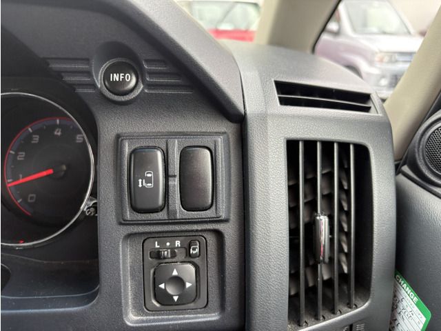 Ref No.A15988640 MITSUBISHI DELICA D5 Image#8