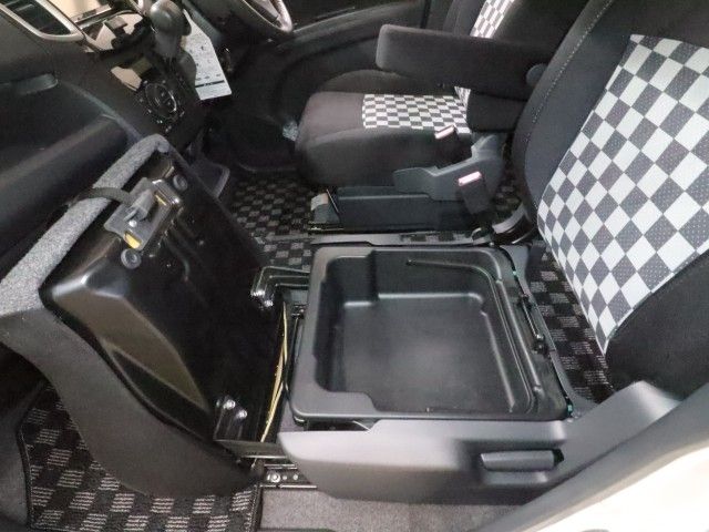 Ref No.A15995418 MITSUBISHI DELICA D2 Image#7