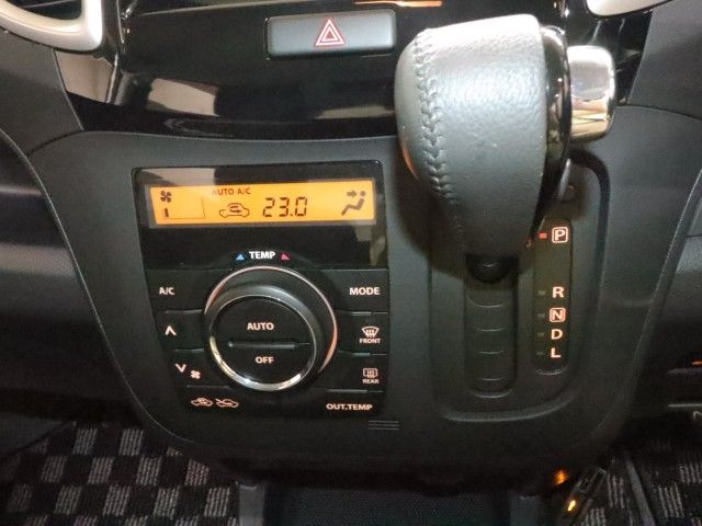 Ref No.A15995418 MITSUBISHI DELICA D2 Image#17