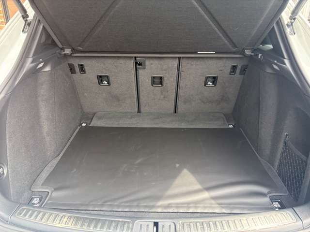 Ref No.A16001803 PORSCHE MACAN Image#20