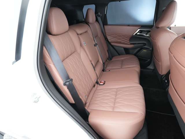 Ref No.A16011877 MITSUBISHI OUTLANDER PHEV Image#8