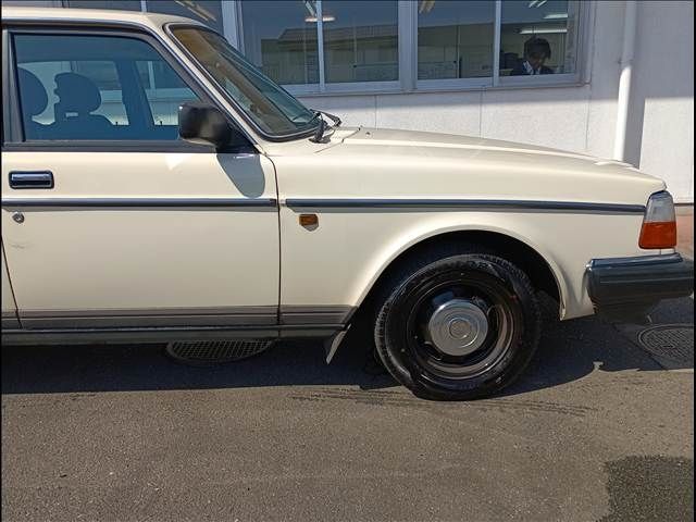 Ref No.A16021396 VOLVO 240 Image#10