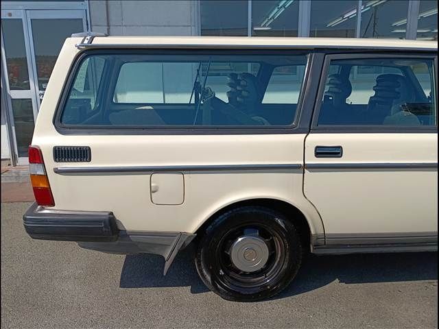 Ref No.A16021396 VOLVO 240 Image#9