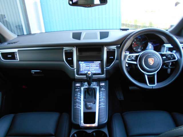 Ref No.A16028344 PORSCHE MACAN Image#10