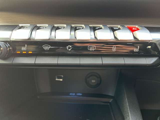Ref No.A16046037 PEUGEOT 3008 Image#7