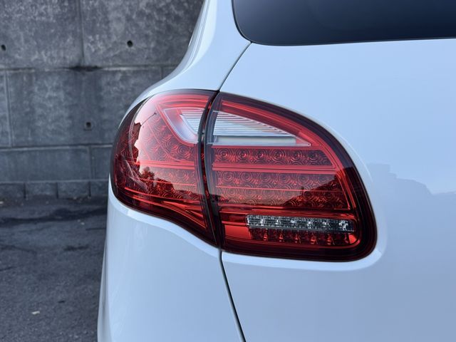 Ref No.A16060365 PORSCHE CAYENNE Image#12