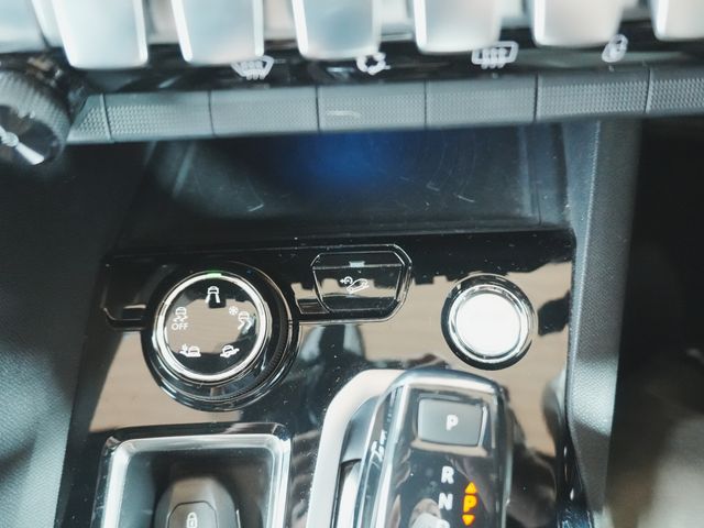 Ref No.A16085913 PEUGEOT 5008 Image#17