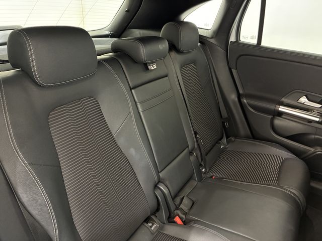 Ref No.A16086391 MERCEDES GLA CLASS Image#11