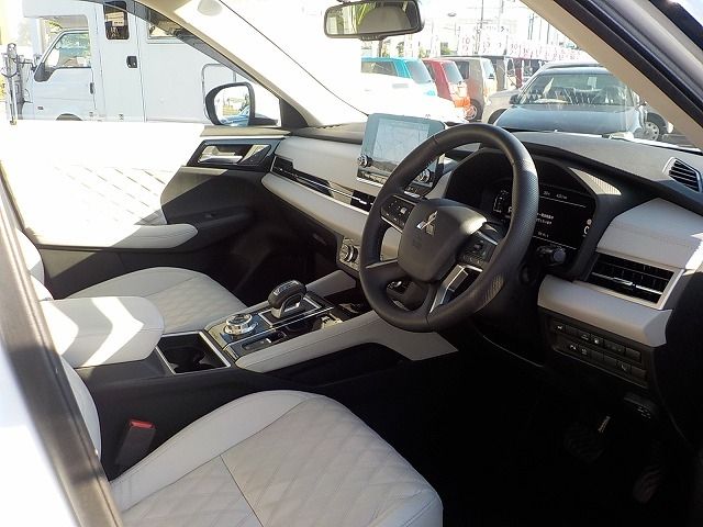 Ref No.A16097357 MITSUBISHI OUTLANDER PHEV Image#8