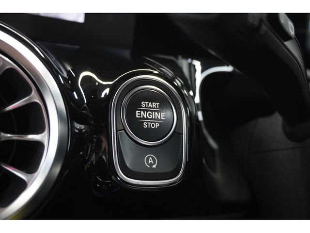 Ref No.A16097470 MERCEDES GLA CLASS Image#19