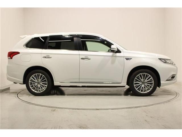 Ref No.A16115596 MITSUBISHI OUTLANDER PHEV Image#13
