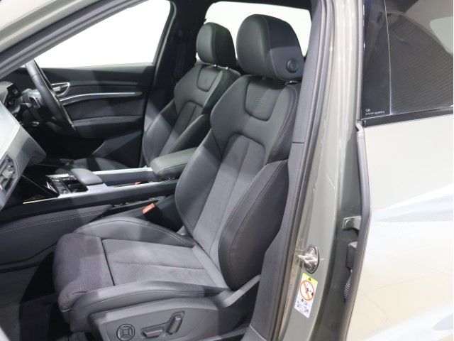Ref No.A16115818 AUDI Q8 e-tron Image#6