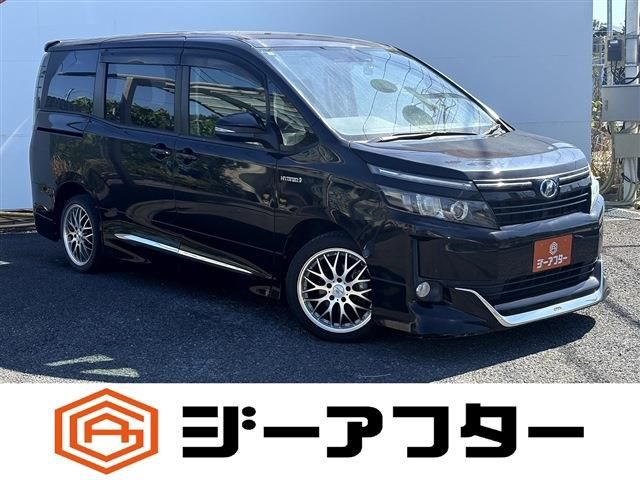 Toyota Voxy HV