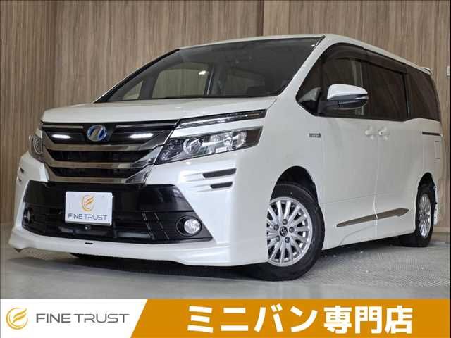 Toyota Voxy HV