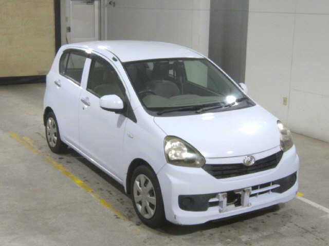 2013 Daihatsu Mira ES